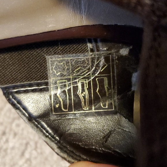 FIRST Embroidered Leather Mules - Picture 13 of 16